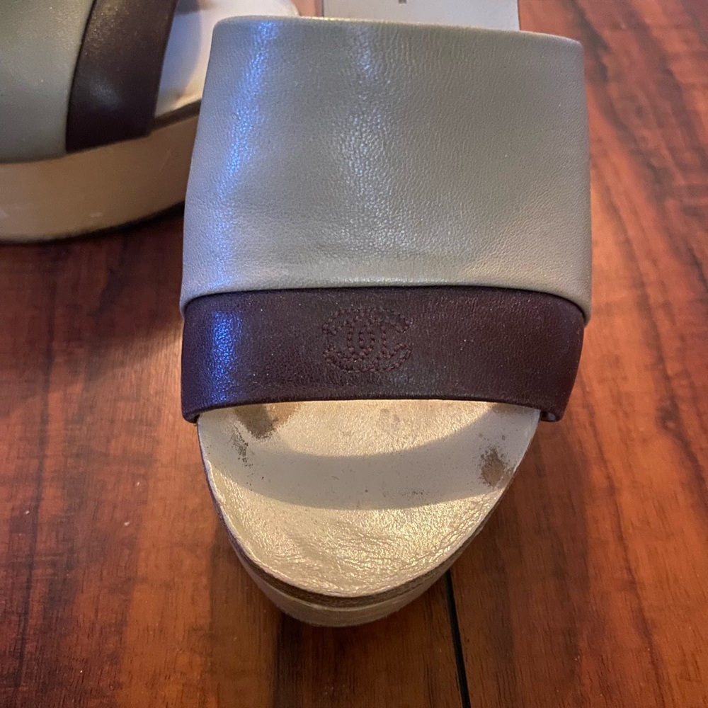 Chanel Women's Cream and Brown Slide Sandals - Picture 3 of 8